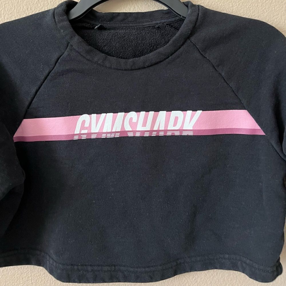 Gymshark Black Crop Top - Picture 2 of 4